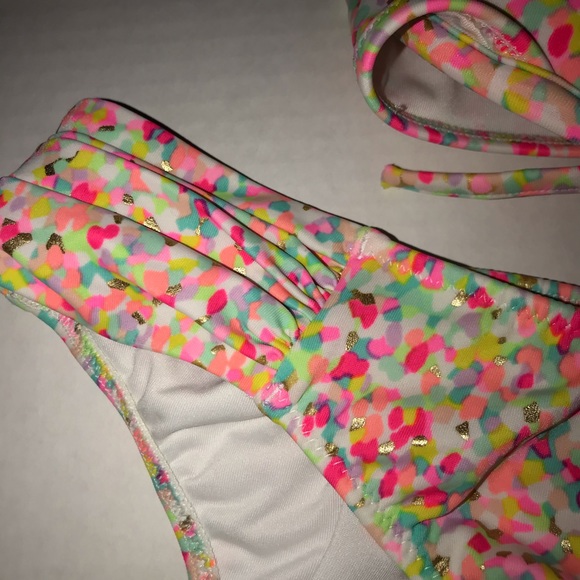 Victoria’s Secret underwire swimsuit w tab bottom - Picture 3 of 4